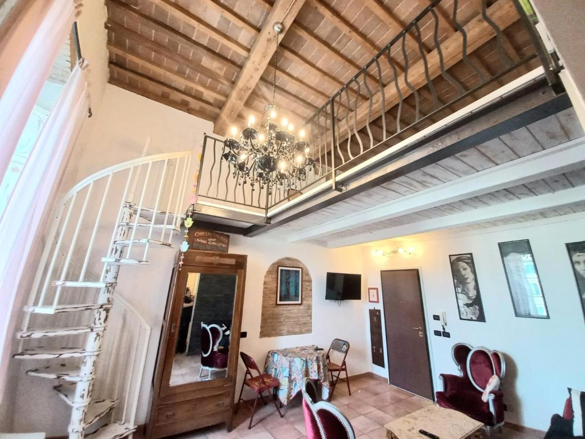 L'Ora Delle Streghe B&B Centralissimo Ливорно Экстерьер фото