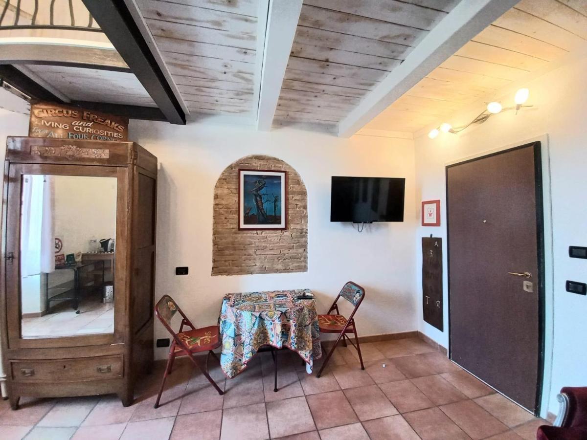 L'Ora Delle Streghe B&B Centralissimo Ливорно Экстерьер фото