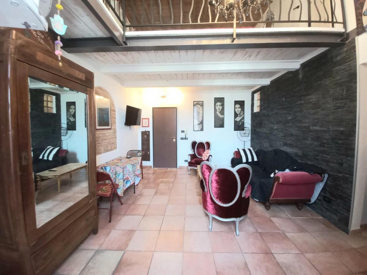 L'Ora Delle Streghe B&B Centralissimo Ливорно Экстерьер фото