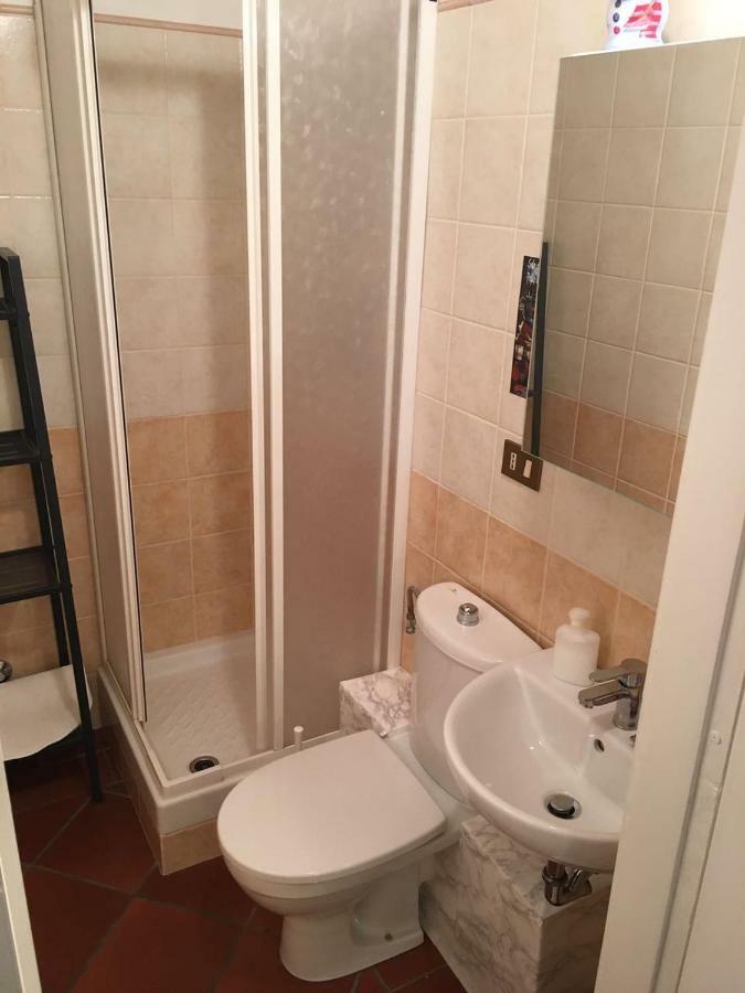 L'Ora Delle Streghe B&B Centralissimo Ливорно Экстерьер фото