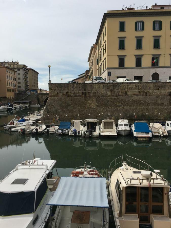 L'Ora Delle Streghe B&B Centralissimo Ливорно Экстерьер фото